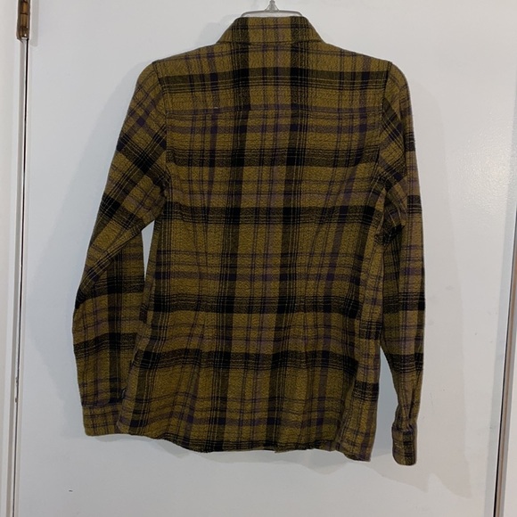 Northface Women’s Flannel Size Small Black Gold Plaid button down shirt jacket - Picture 5 of 5